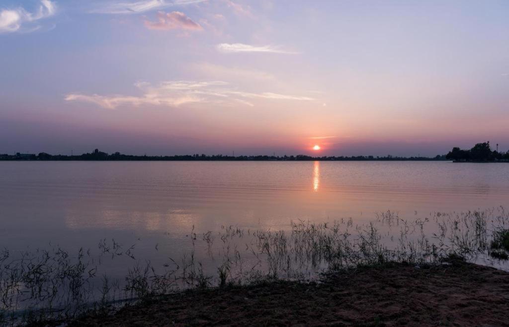 Ingtara Hotel Khon Kaen Buitenkant foto