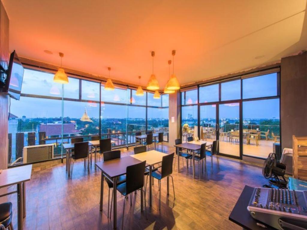 Ingtara Hotel Khon Kaen Buitenkant foto
