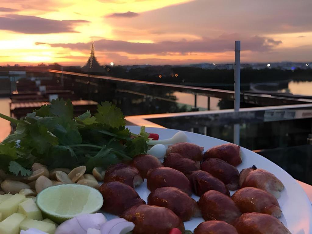 Ingtara Hotel Khon Kaen Buitenkant foto